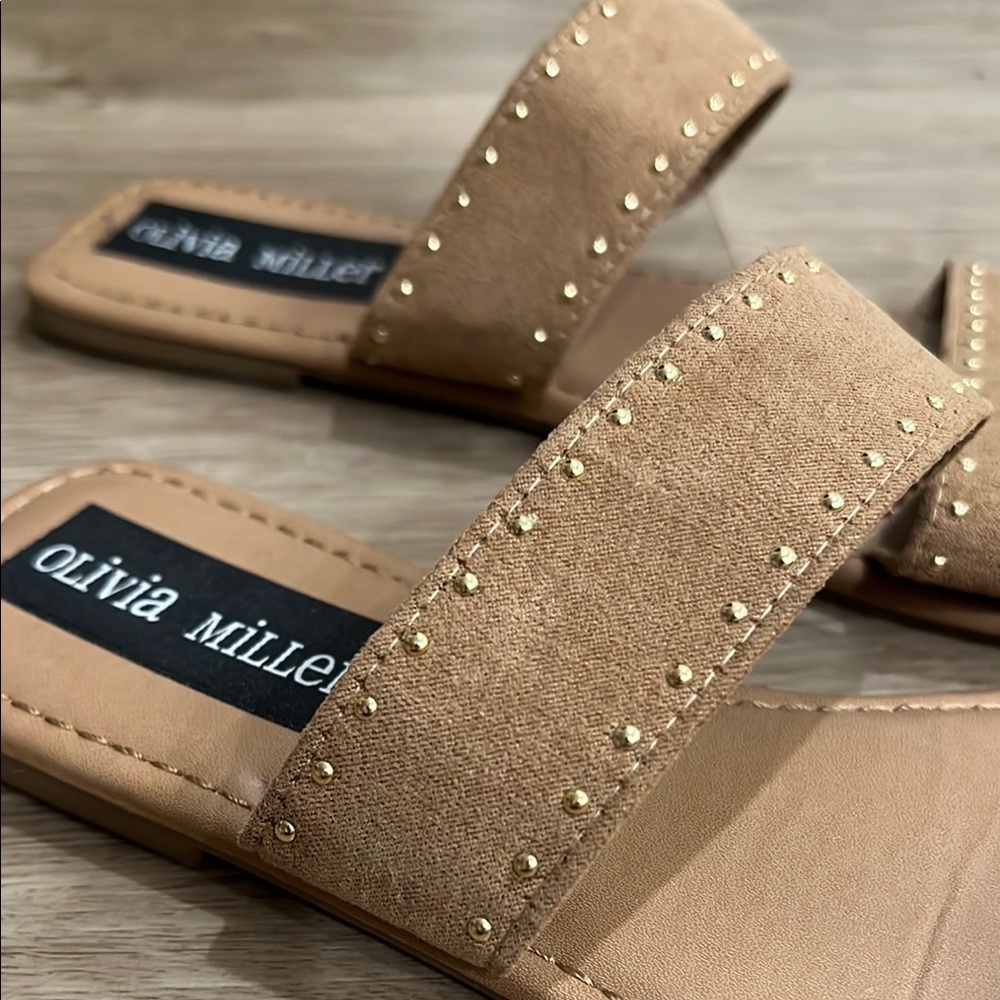 Tan Sandals with Gold Accents - Picture 3 of 5